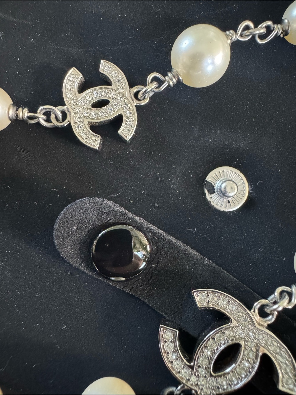 CHANEL Iconic Ivory Pearl CC Logo Long Chain Necklace - Picture 7 of 16